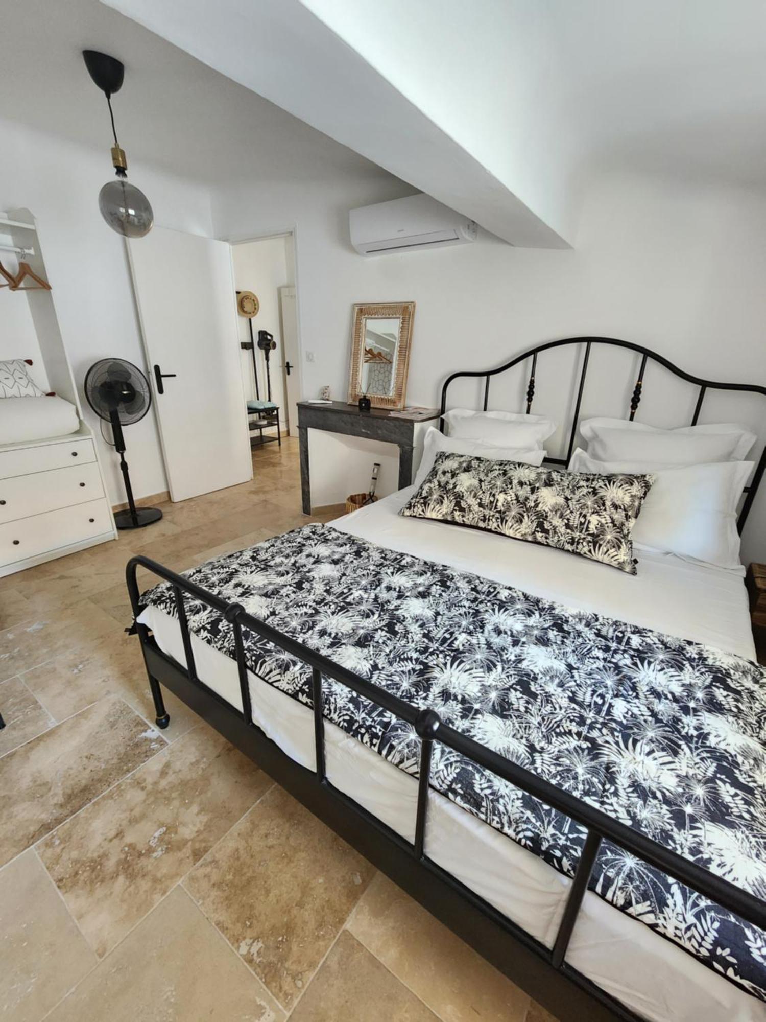Apartmán Le Beffroi De Gaston Climatise Aix-en-Provence Exteriér fotografie